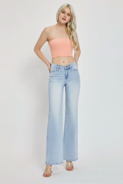 Risen wide-leg V-front waist jeans for a contemporary look