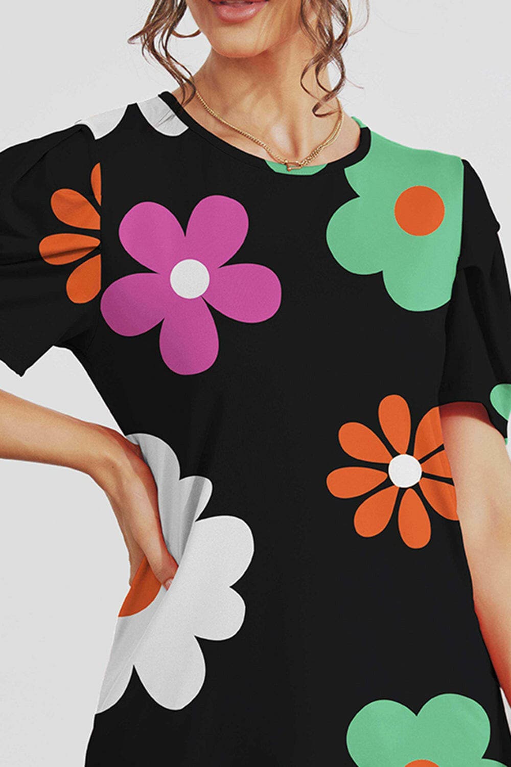 Floral Print Round Neck Short Sleeve Top.