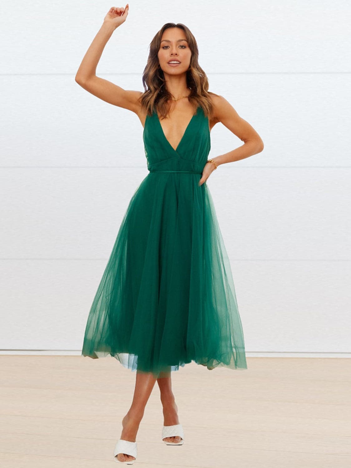 Backless Crisscross Sleeveless Midi Dress.