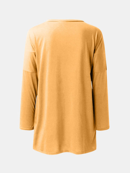 Chic and comfy round neck long sleeve tee with pockets