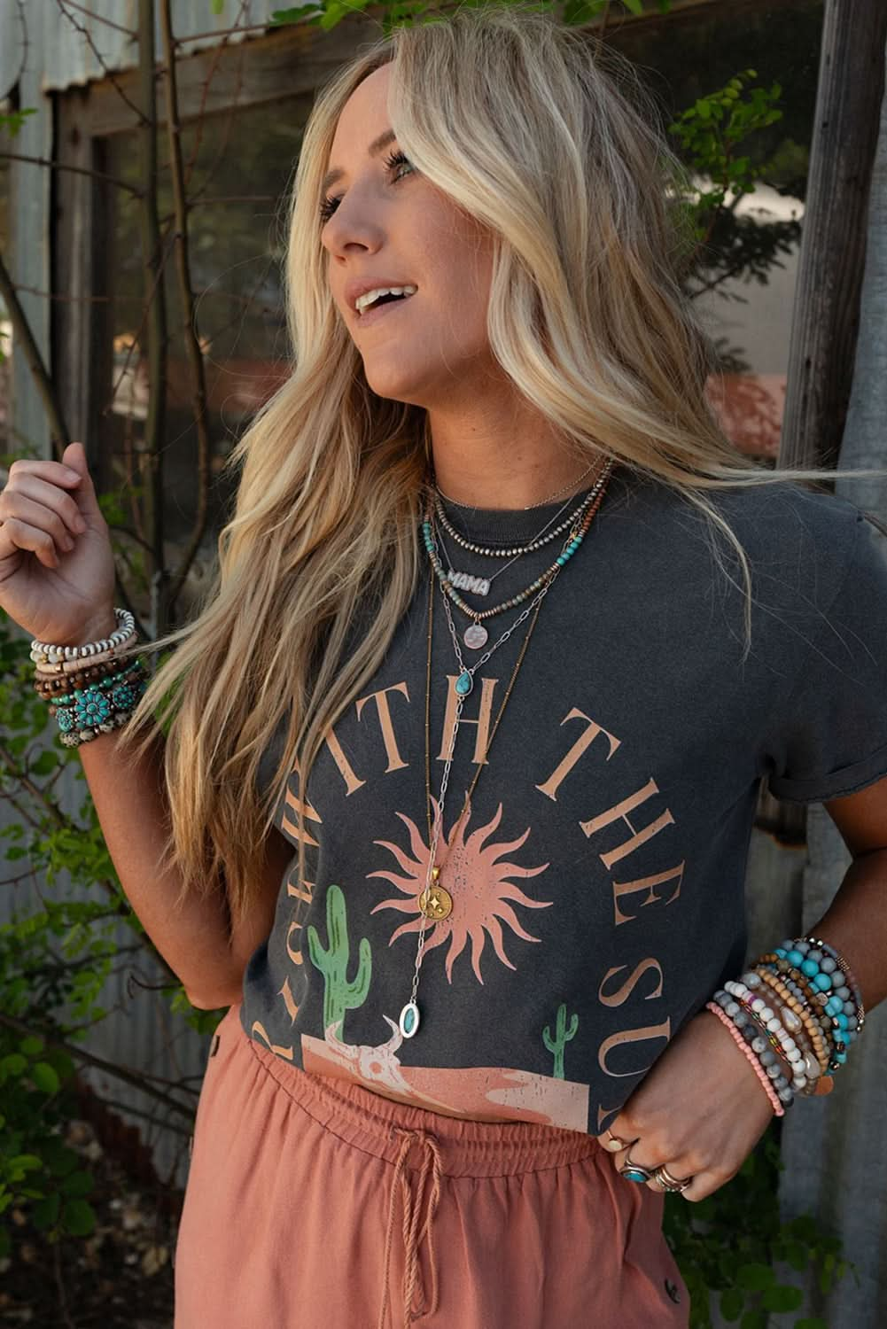 Sunrise Vibes Western Graphic Tee in Dark Grey