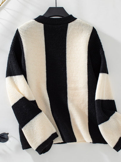 Color block knit sweater - round neck