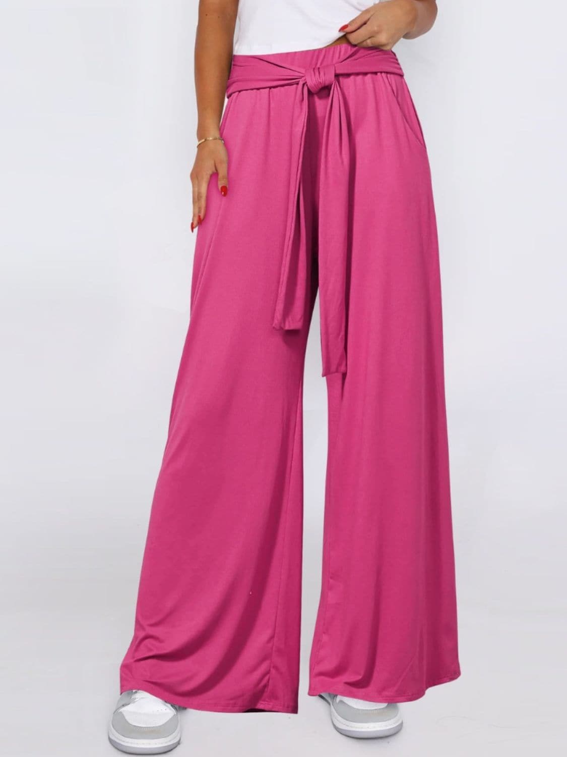 Chic tied wide-leg pants with convenient pockets