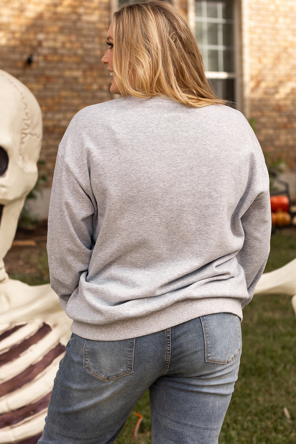 Light Grey Plus Size Ghost Print Sweatshirt for Spooky Style