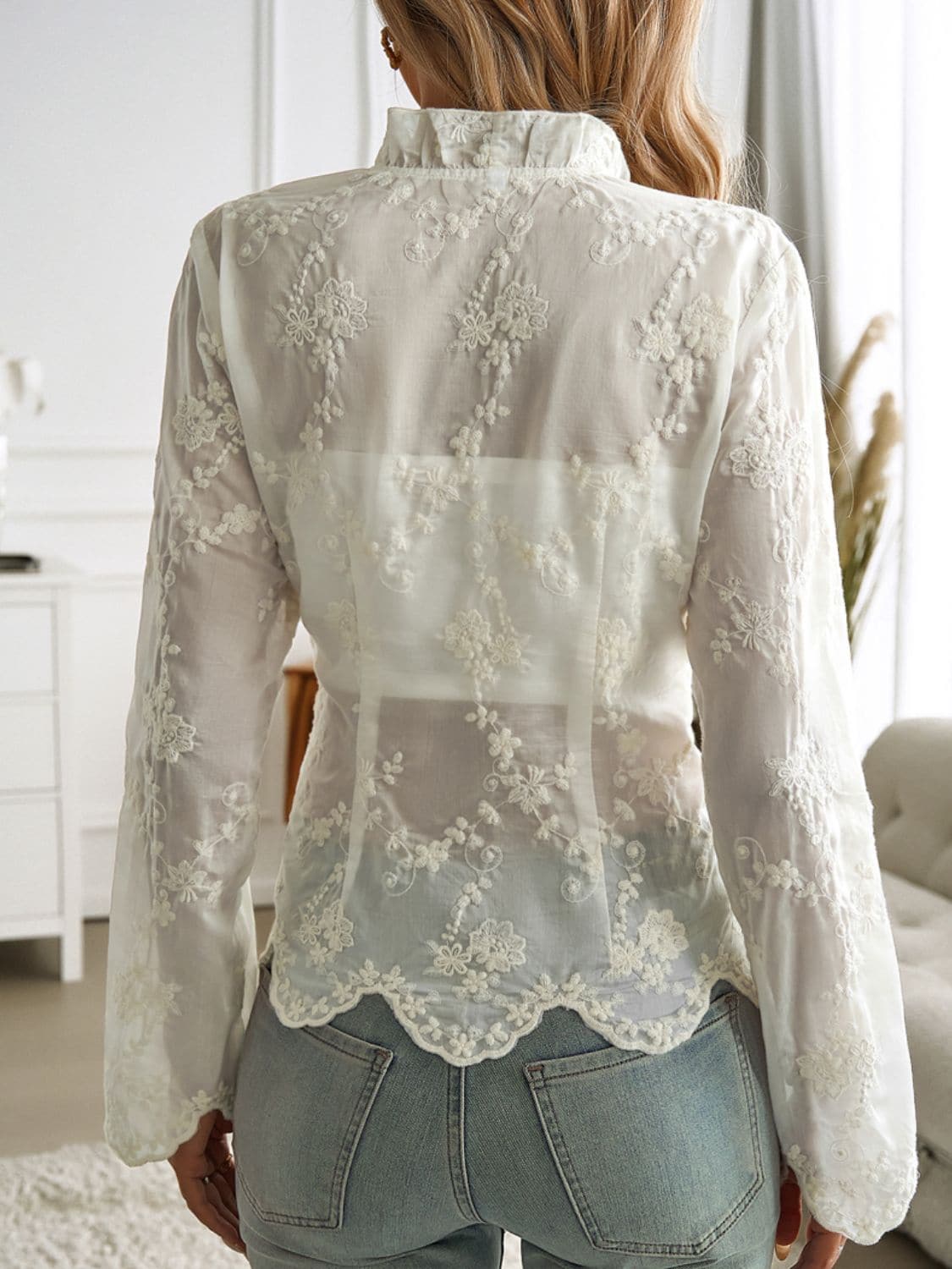 Lace V-neck long sleeve top