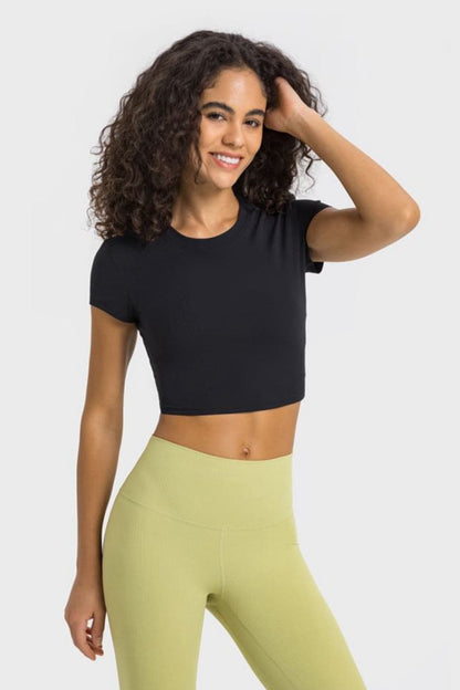 Round Neck Short Sleeve Cropped Sports T-Shirt.