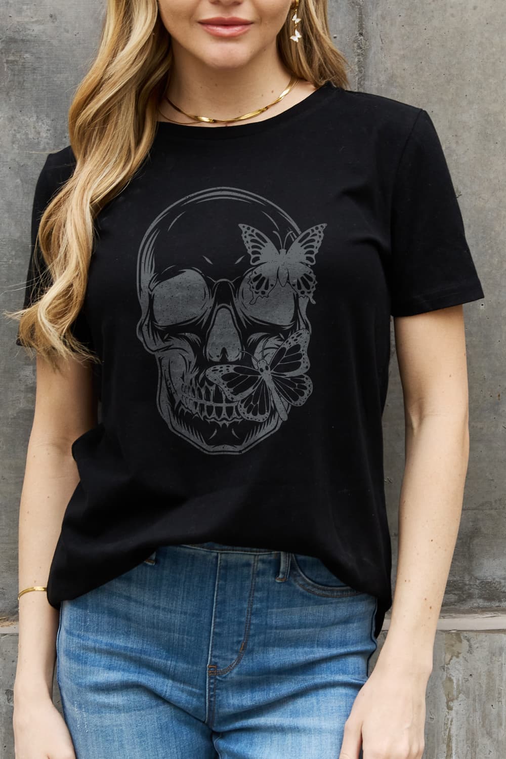 Skull butterfly graphic tee - casual style