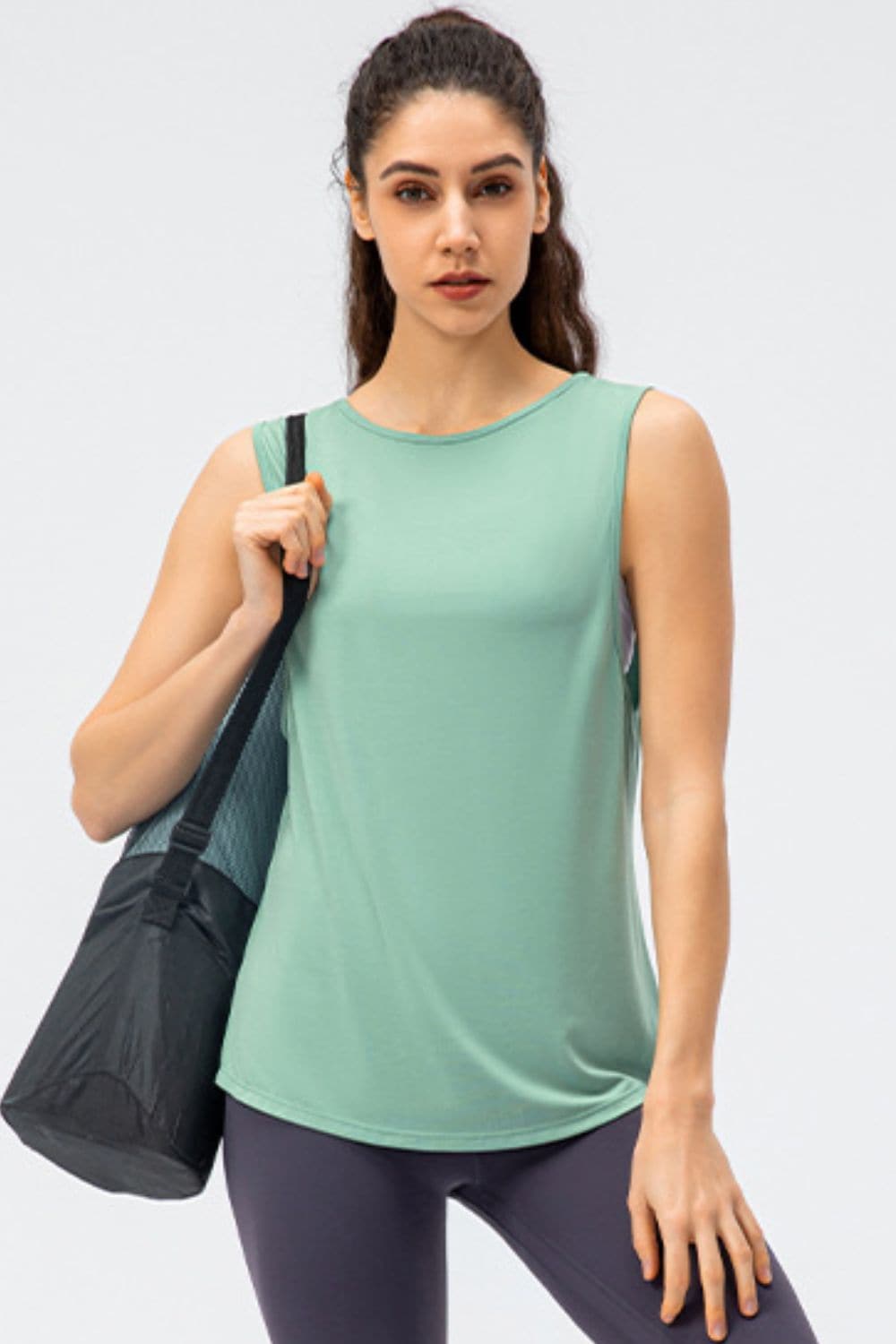 Cutout Reversible Active Tank.