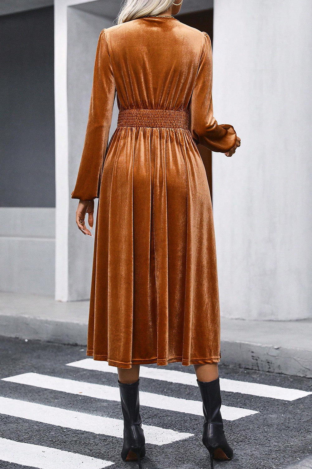 Chic camel velvet dress with surplice V-neck and balloon sleeves