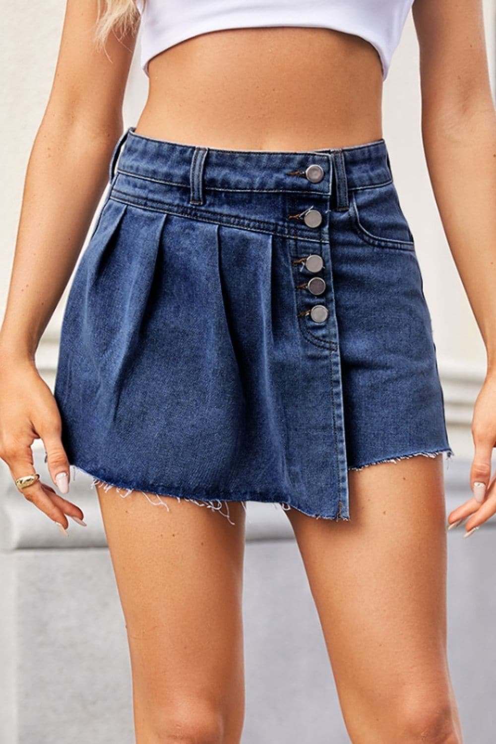 Raw Hem Denim skort.