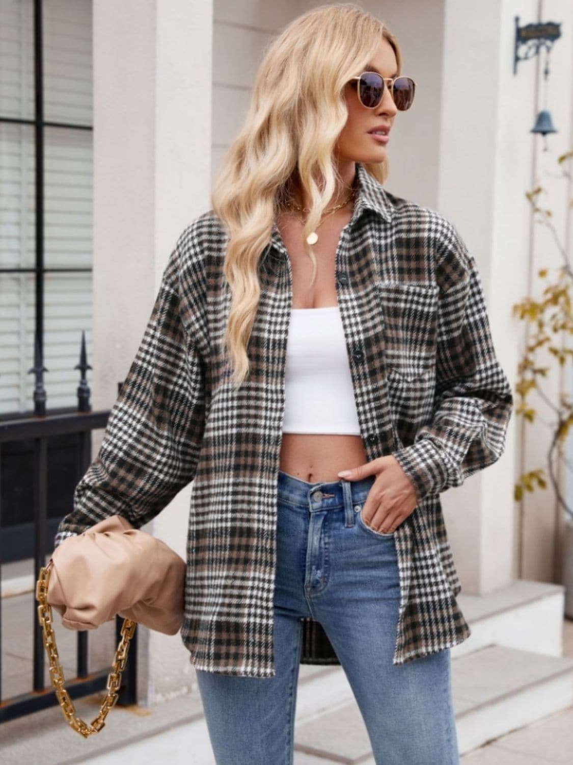 Pocketed Plaid Collared Neck Long Sleeve Shirt.