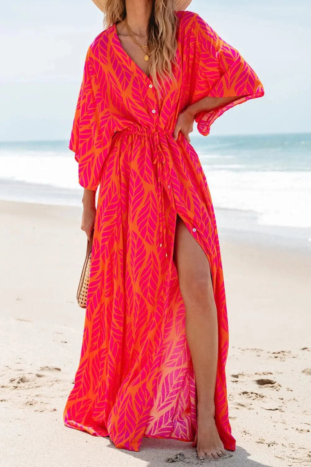 Chic drawstring v-neck maxi dress with printed design