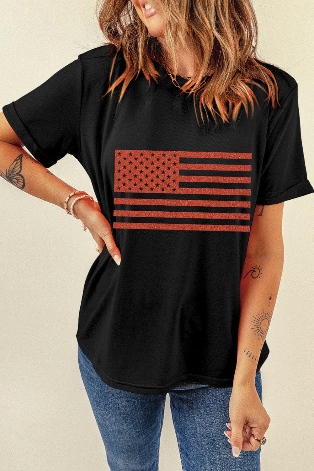 US Flag Round Neck Short Sleeve T-ShirtExperience Patriotism with Style
 
 
Material: Crafted from a blend of 62% polyester, 32% cotton, and 6% elastane for a comfortable fit
 
Design: Showcases a basic sLove Salve Flag Round Neck Short Sleevegraphic