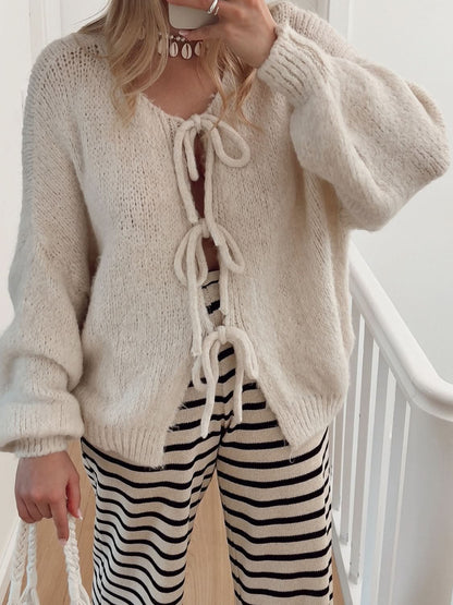 Tied shoulder cardigan with long sleeves