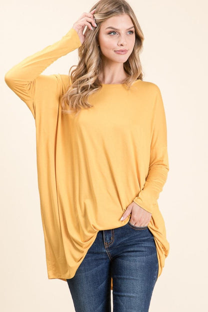 Chic and cozy oversized long sleeve top with round neck