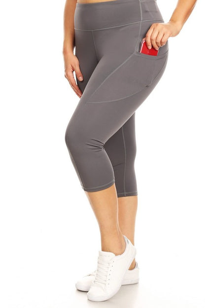 Elevate your workout with high waist pocket capri leggings