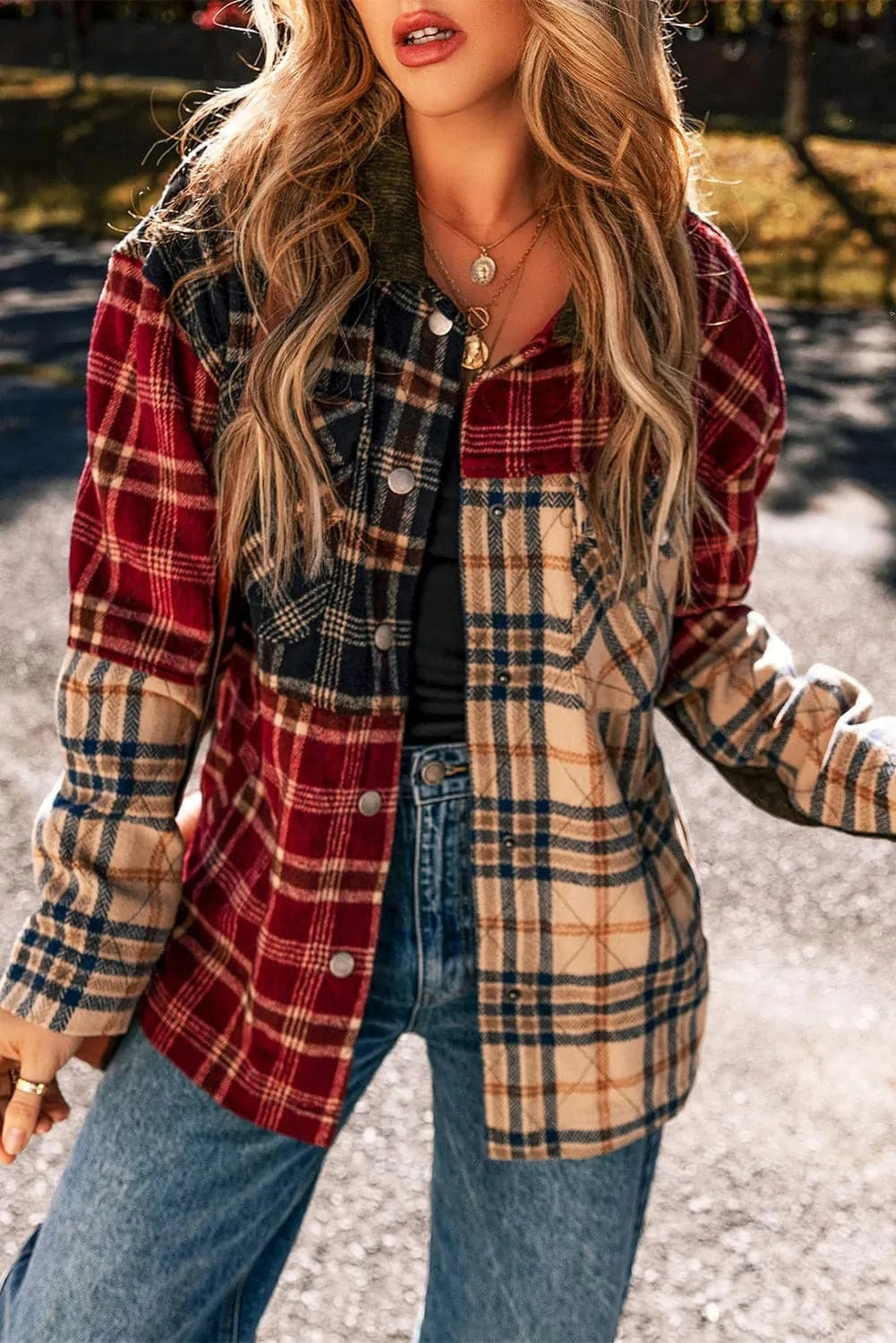 Plaid Button Up Long Sleeve JacketFeatures: Pocketed
Thickness: Normal
Body: Not lined
Material composition: 100% polyester
Care instructions: Machine wash cold. Tumble dry low.
Imported


Size
US
BuLove Salve Long Sleeve JacketOuterwear