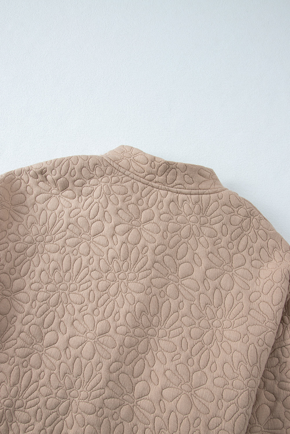 Chic quilted floral jacket in light beige