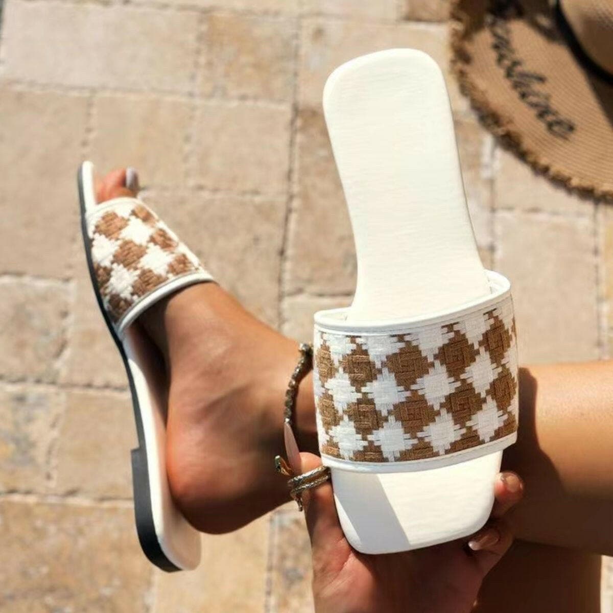 Plaid Open Toe Flat Sandals.