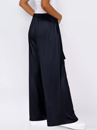 Chic tied wide-leg pants with convenient pockets