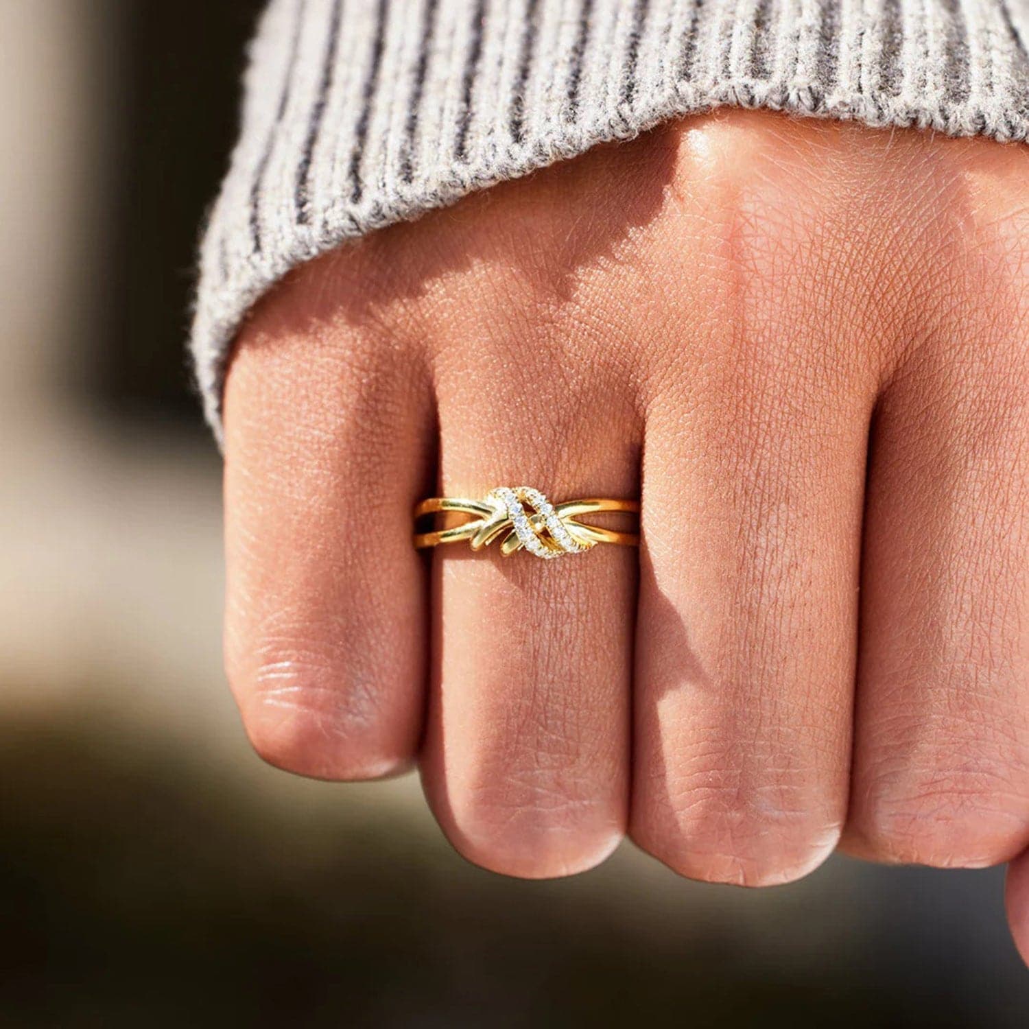 925 Sterling Silver Inlaid Zircon Wrapped Knot Ring.