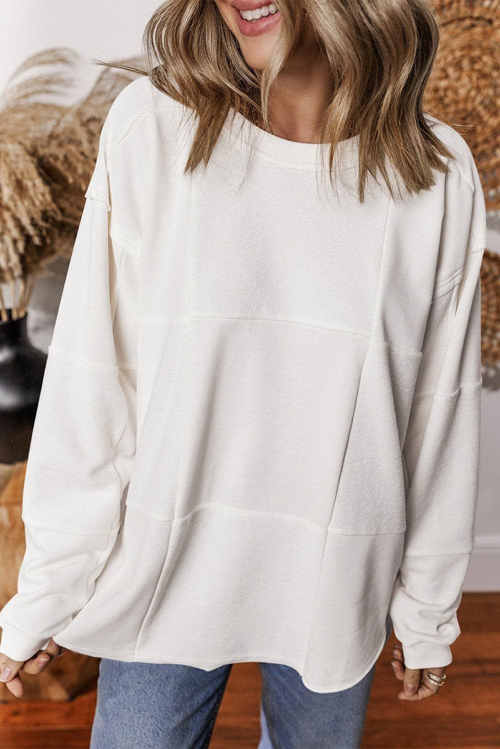 Round Neck Long Sleeve Sweatshirt.