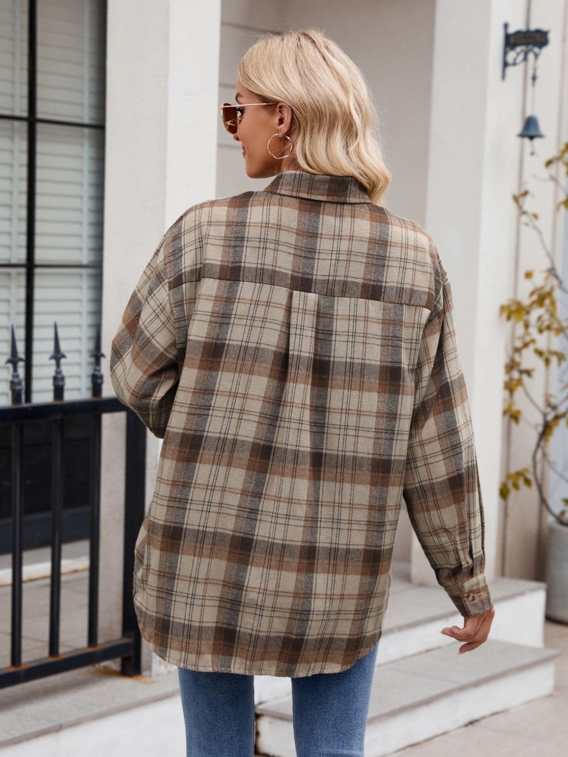 Pocketed Plaid Collared Neck Long Sleeve Shirt.