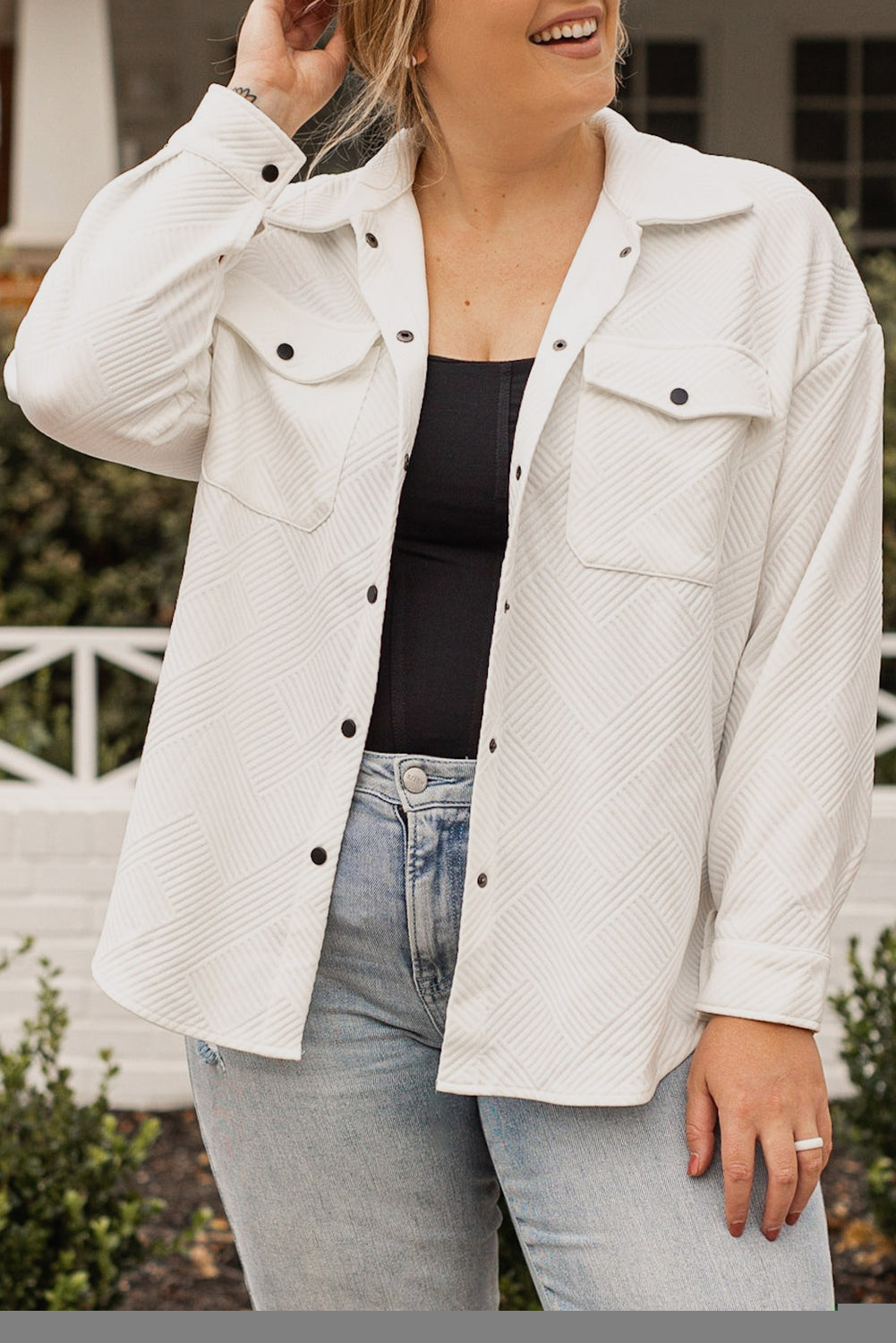 Chic beige plus size textured pocket jacket