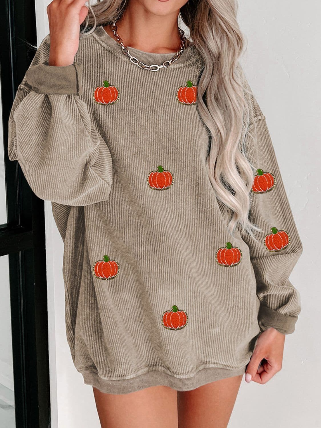 Pumpkin Round Neck Long Sleeve SweatshirtFeatures: Sequin
Sheer: Opaque
Stretch: No stretch
Material composition: 100% polyester
Care instructions: Machine wash cold. Tumble dry low.
Imported


Size
US
BustLove Salve Pumpkin Round Neck Long Sleeve SweatshirtSweatshirts & Hoodies