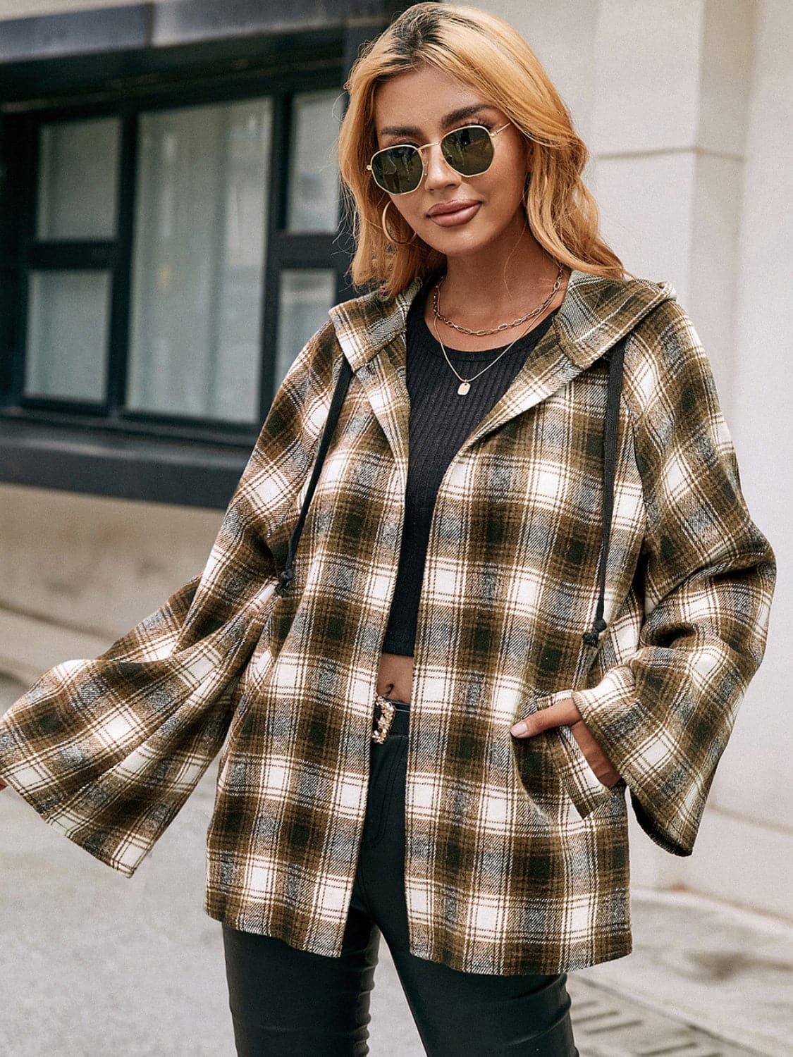 Pocketed Plaid Long Sleeve Hooded Jacket.