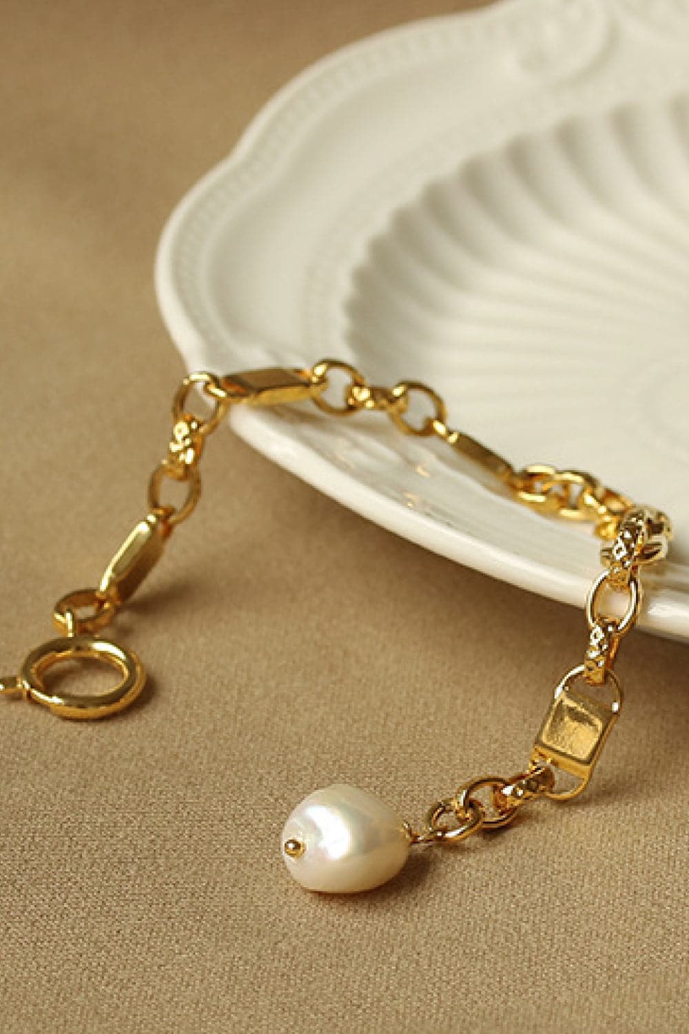 Link Chain Bracelet with Pearl.