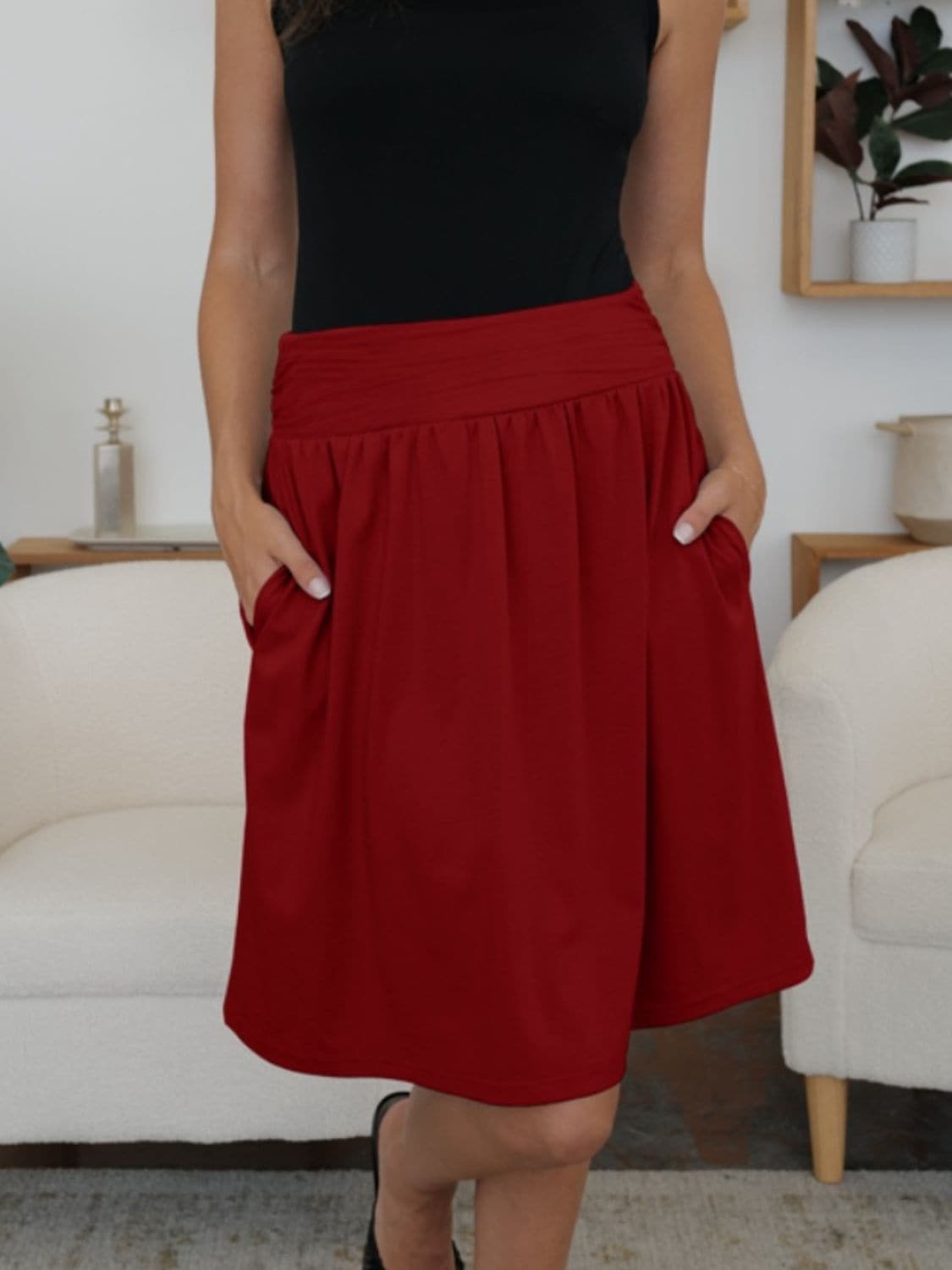 Chic pocketed elastic waist skirt for effortless style