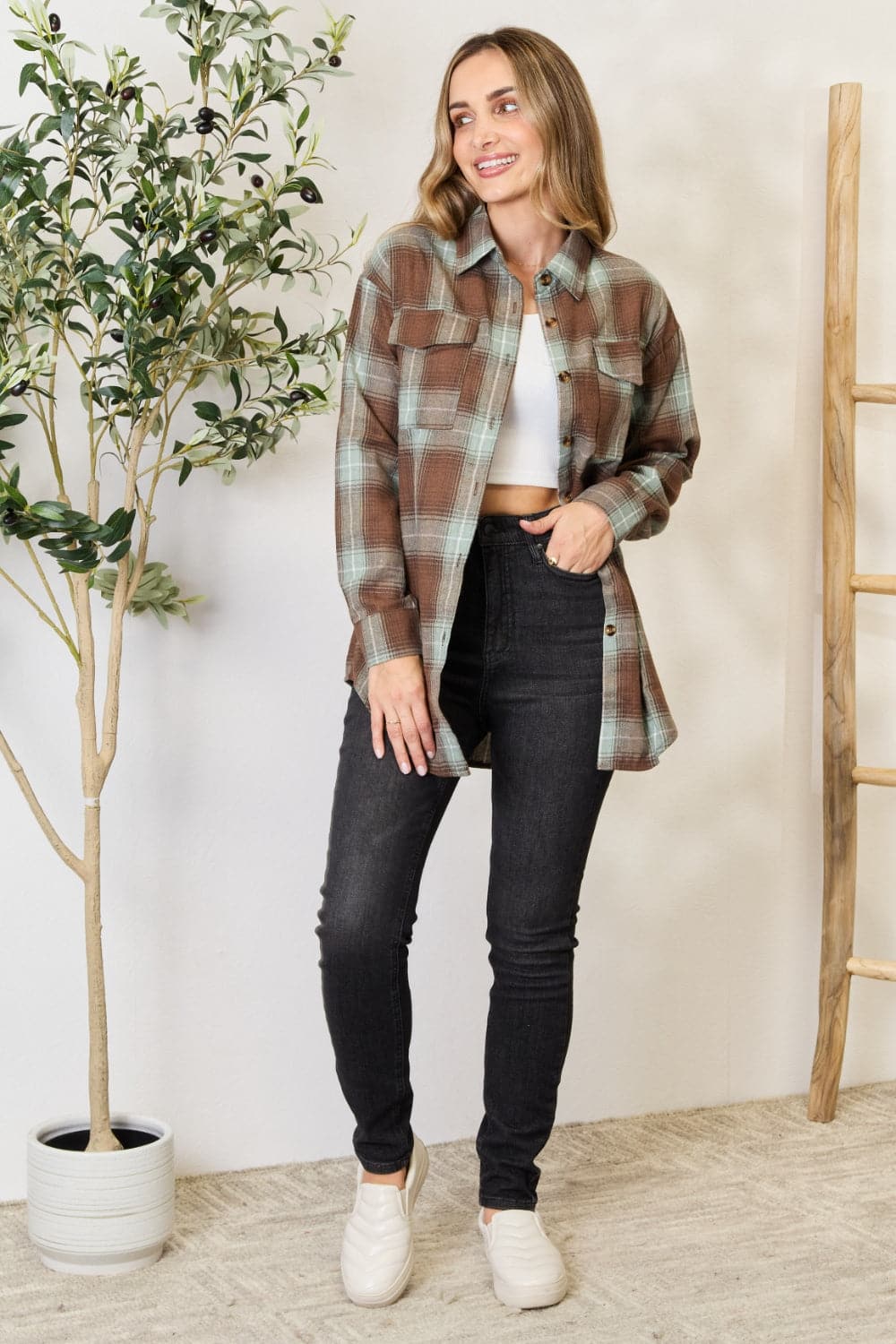 Chic plaid oversized shirt for effortless style