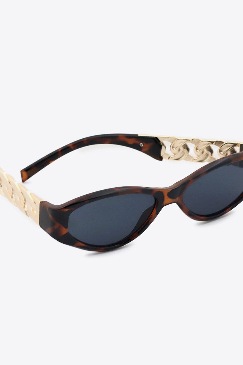 Chain Detail Temple Cat Eye Sunglasses.