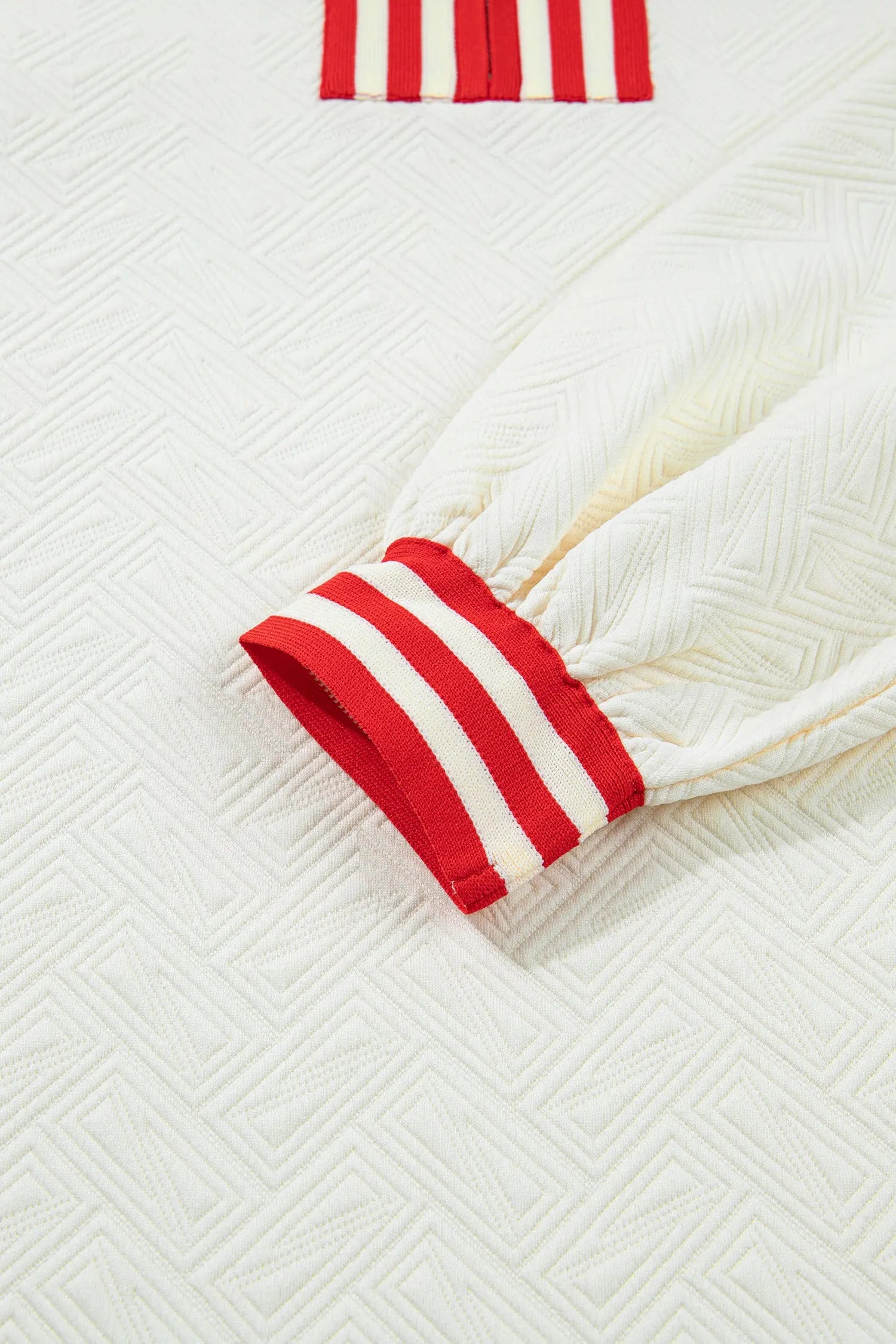 White Textured Knit Zipped Collar Pullover With Striped Contrast Accent Dear-Lover Dropshipping