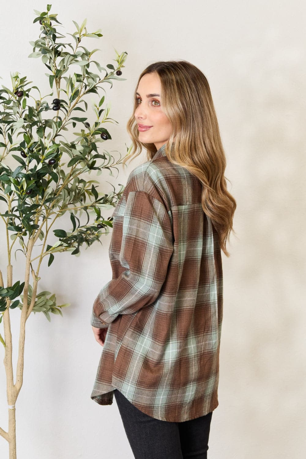 Chic plaid oversized shirt for effortless style