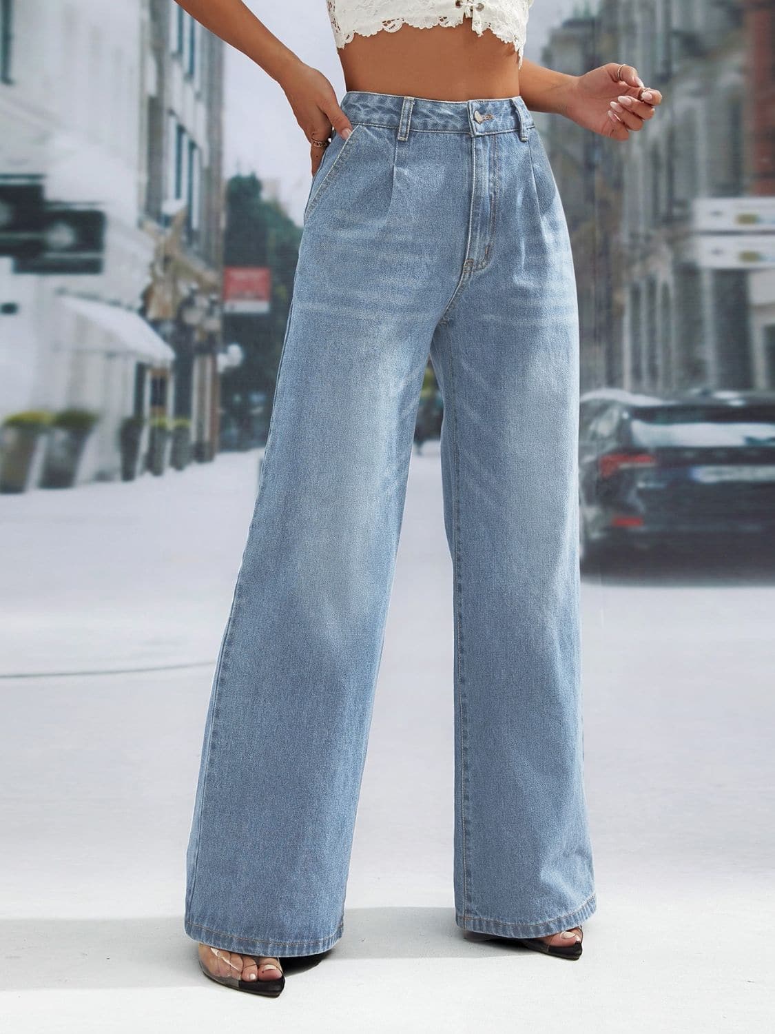 Wide Leg Jeans with Pockets.