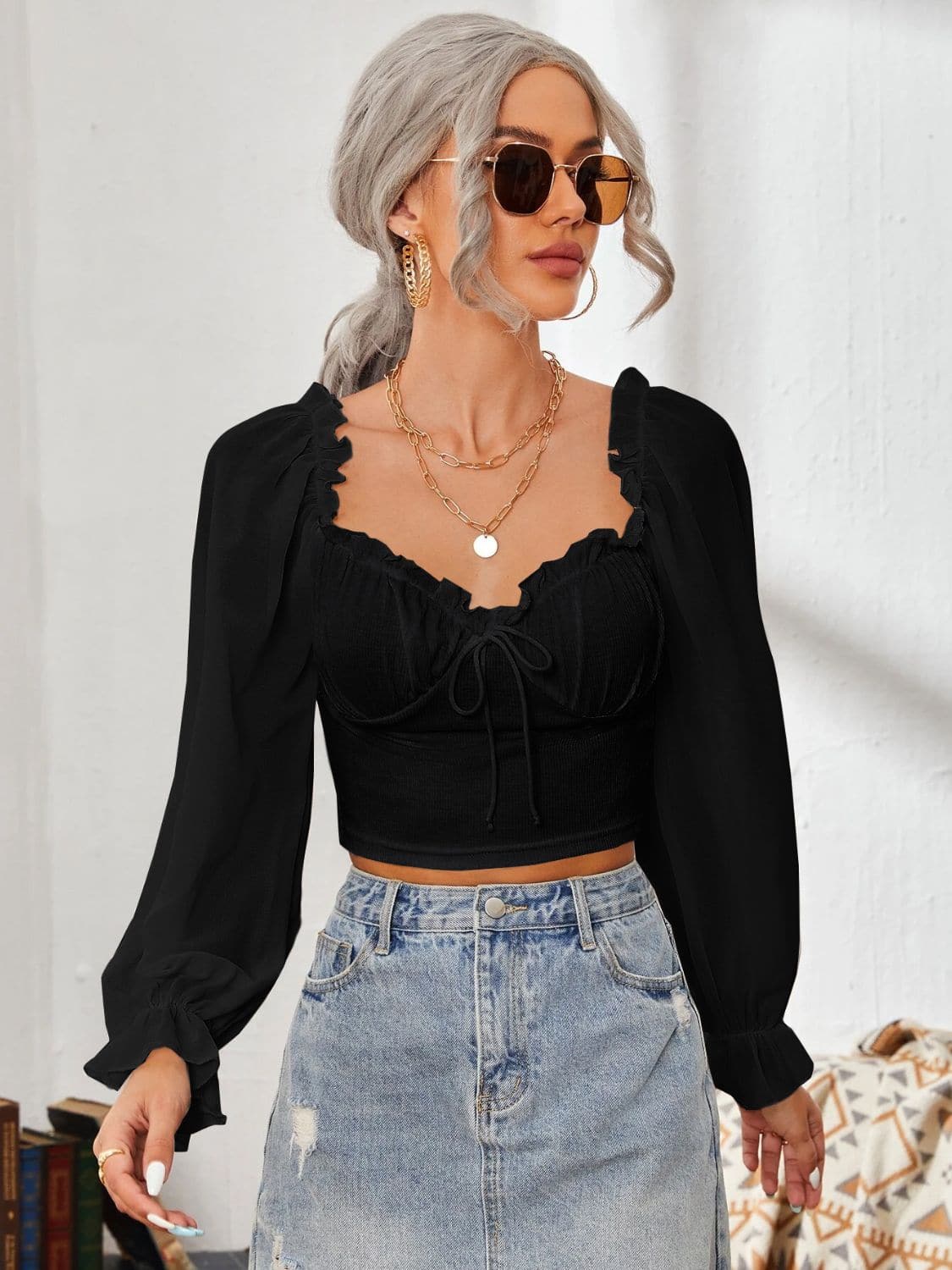 Mesh Sweetheart Neck Flounce Sleeve Top.