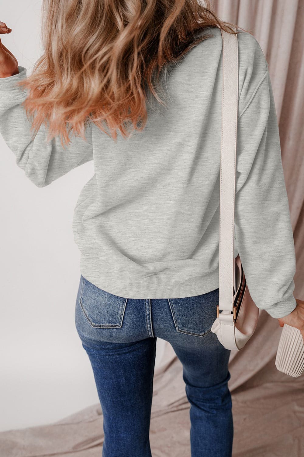 Round Neck Long Sleeve SweatshirtFeatures: Basic style
Sheer: Opaque
Stretch: Slightly stretchy
Material composition: 50% polyester, 50% cotton
Care instructions: Machine wash cold. Tumble dry low.
Love Salve Round Neck Long Sleeve SweatshirtSweatshirts & Hoodies