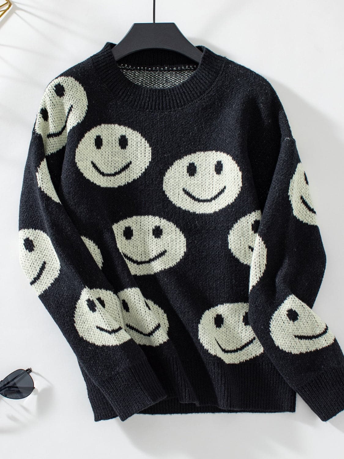 Smile Pattern Round Neck Long Sleeve Sweater.