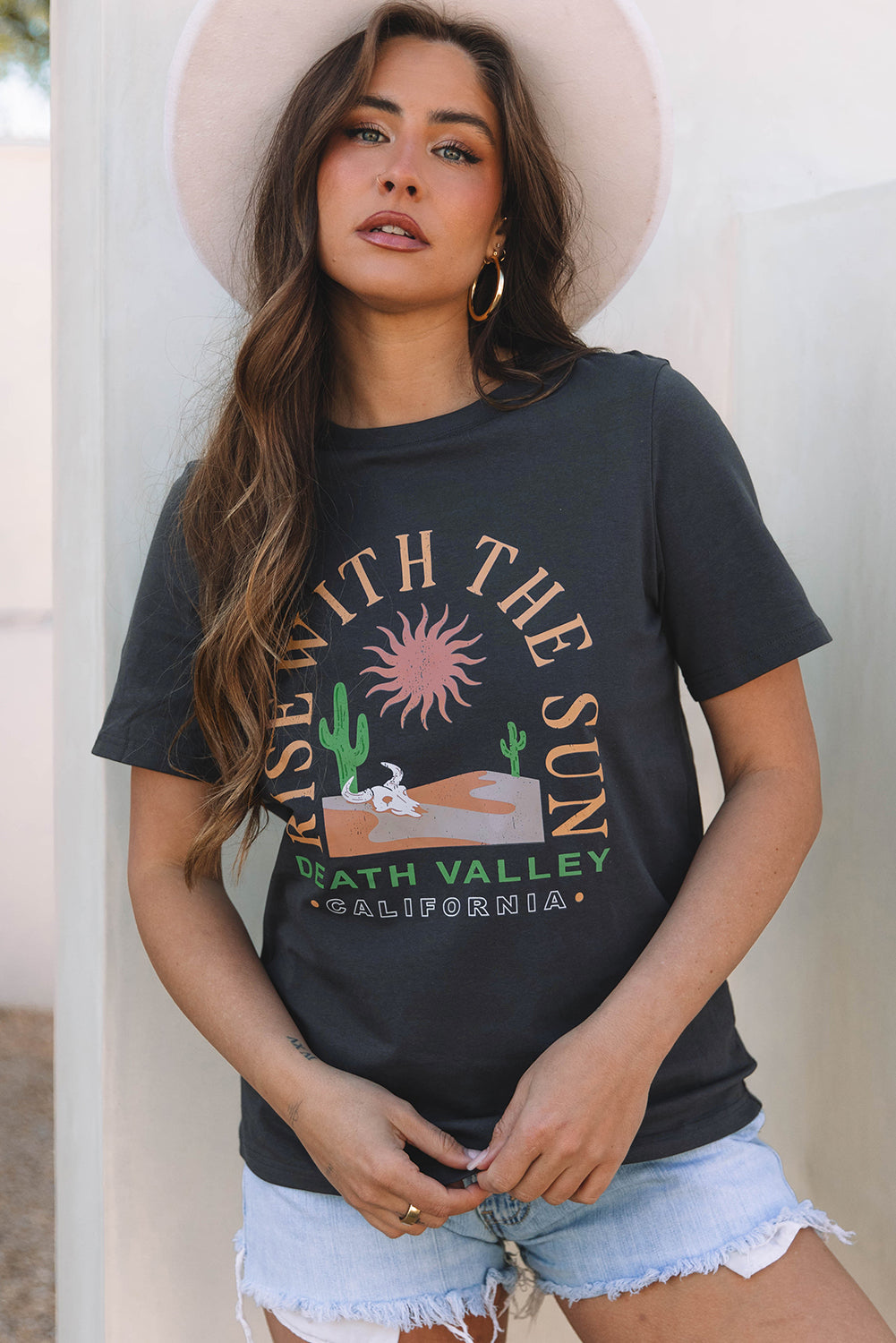 Sunrise Vibes Western Graphic Tee in Dark Grey