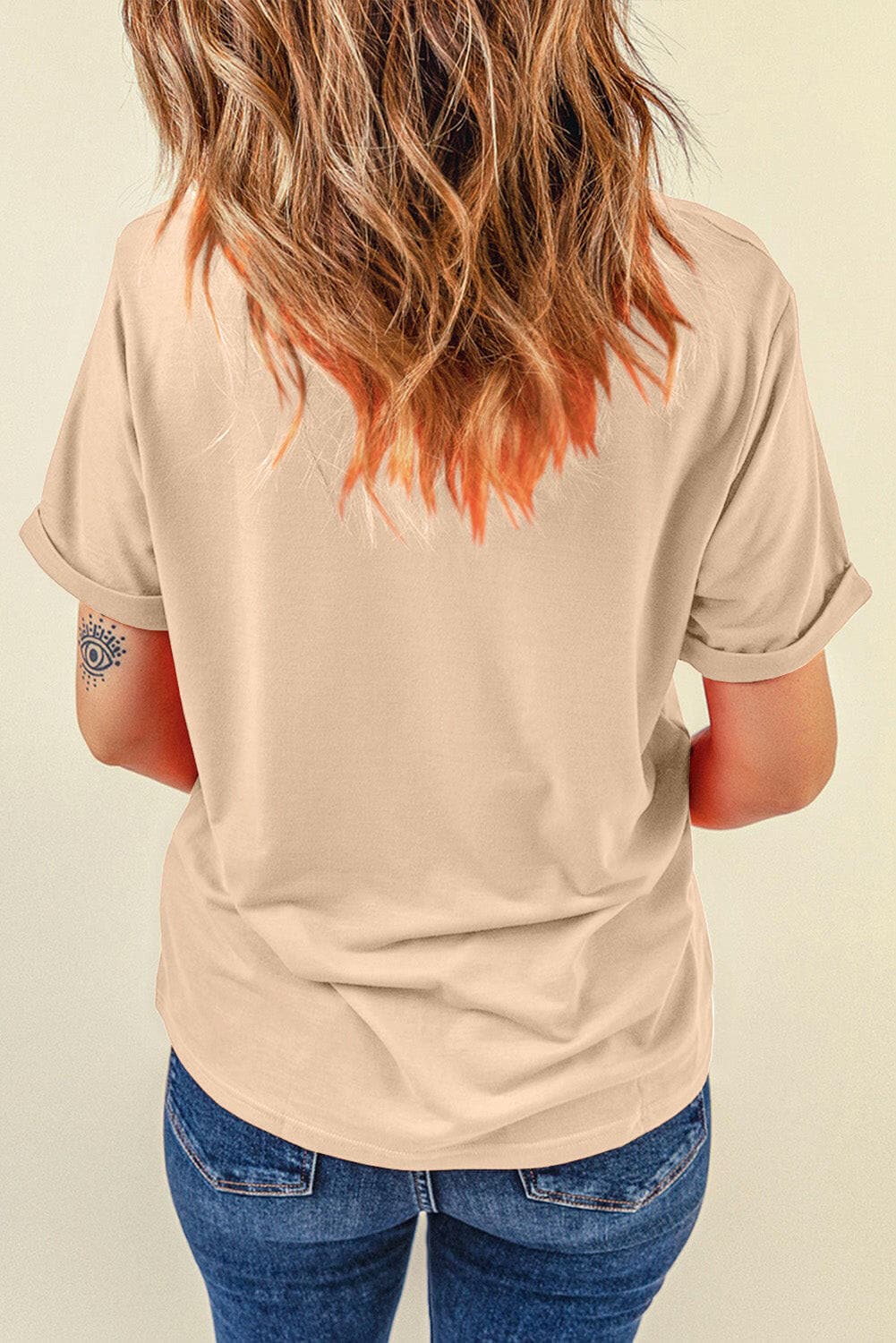 Bow Graphic Round Neck Short Sleeve T-Shirt.