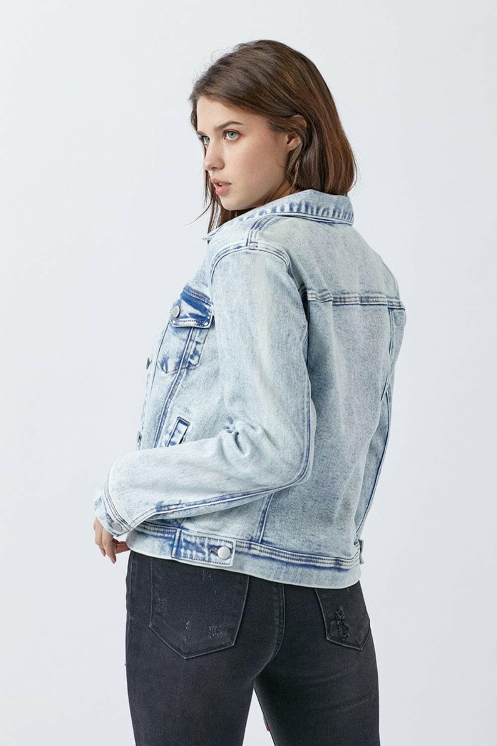 RISEN Button Up Washed Denim JacketUpgrade Your Style with the RISEN Button Up Washed Denim Jacket

Elevate your wardrobe with the RISEN Button Up Washed Denim Jacket, a versatile and timeless additioLove Salve Washed Denim Jacketjeans