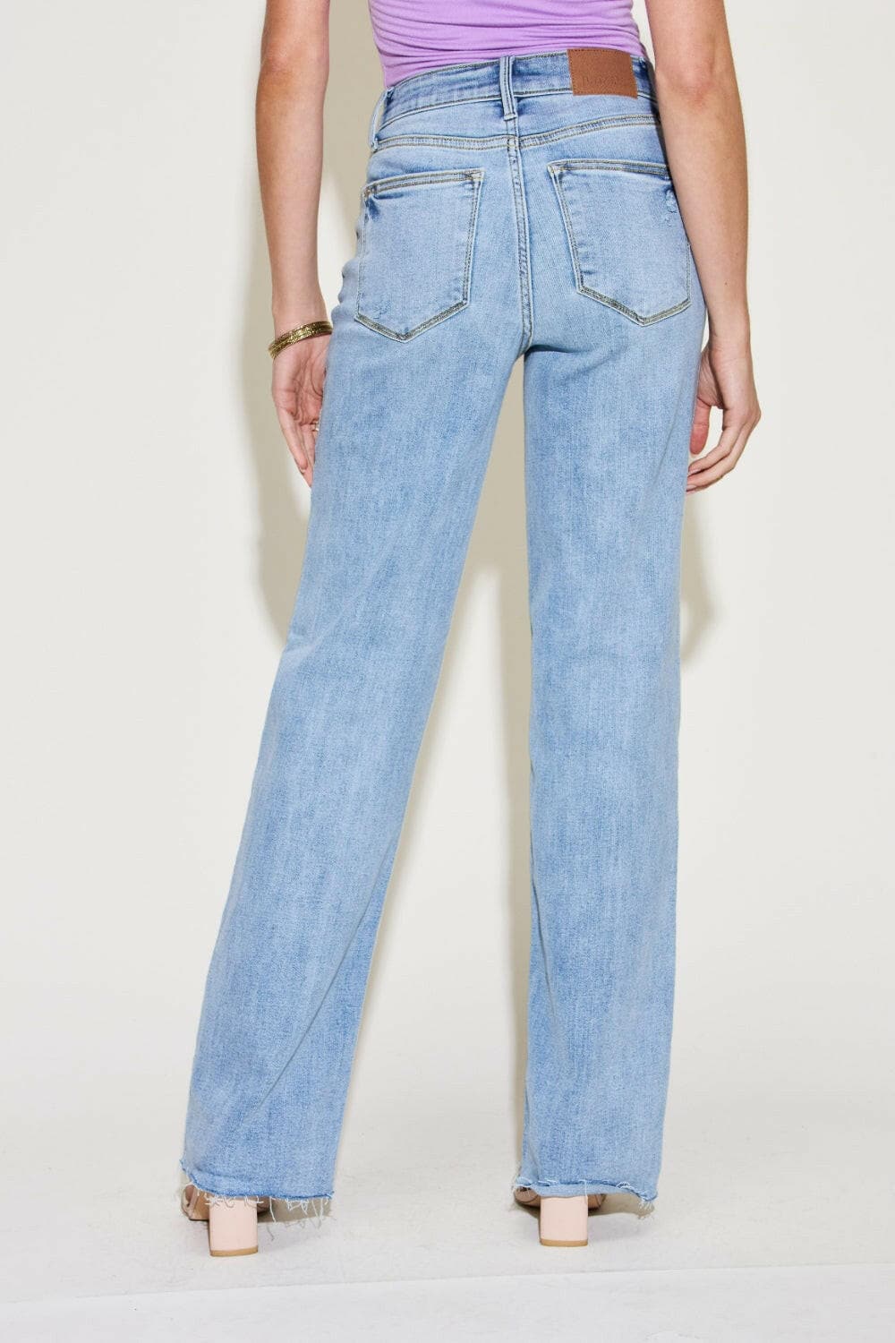 Judy Blue Full Size V Front Waistband Straight Jeans.