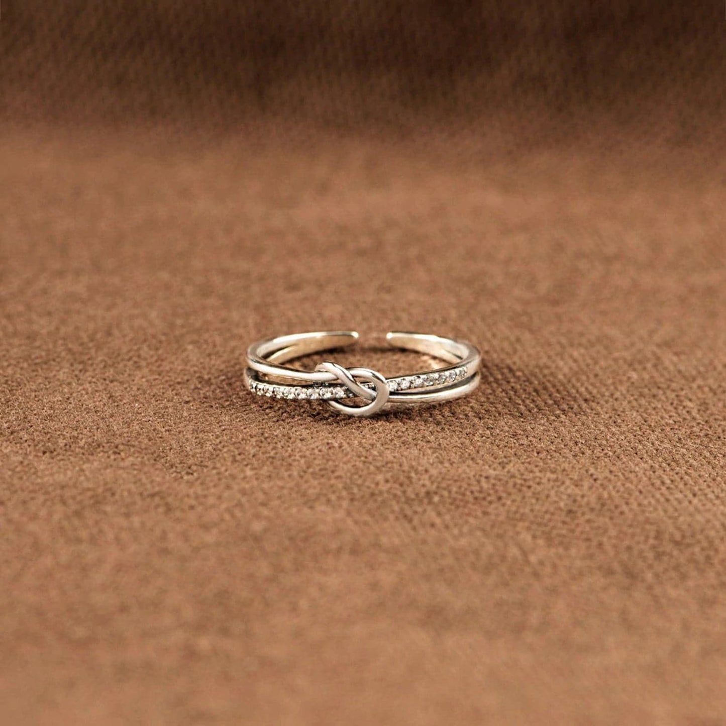 925 Sterling Silver Double-Layered Knot Ring.