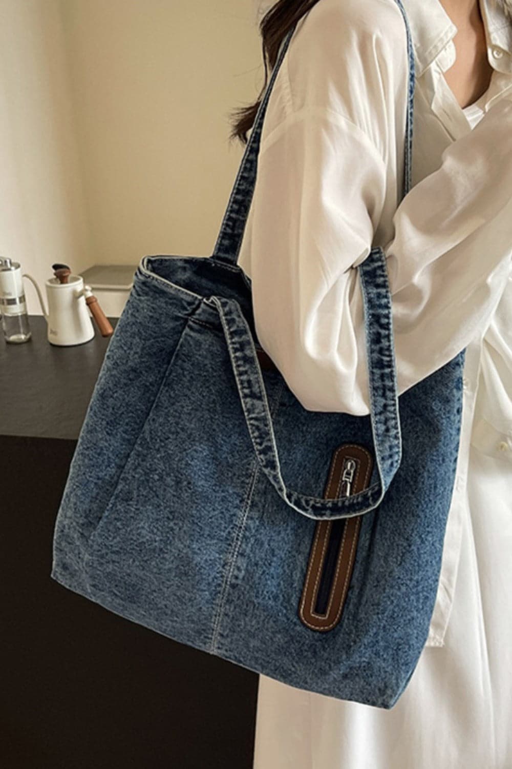 Chic medium denim tote bag