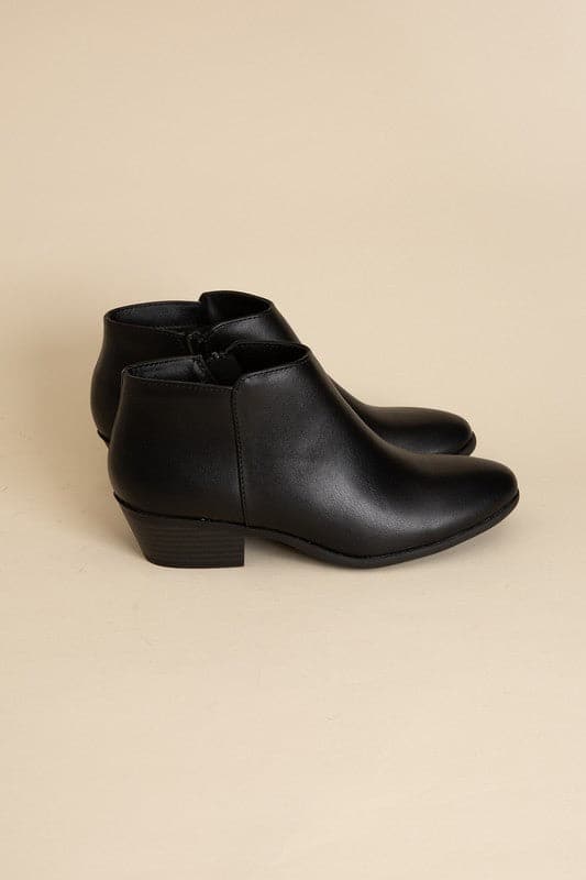 Mug Ankle Boots.