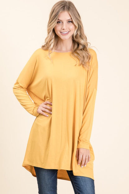 Chic and cozy oversized long sleeve top with round neck