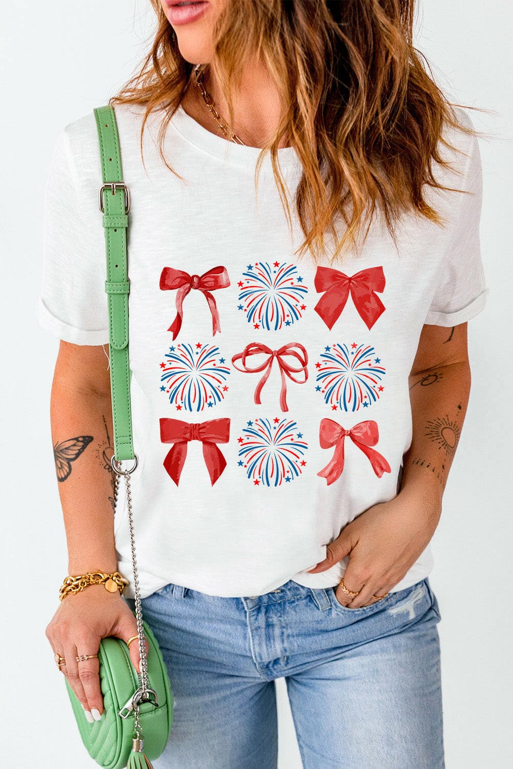 Bow Graphic Round Neck Short Sleeve T-Shirt.