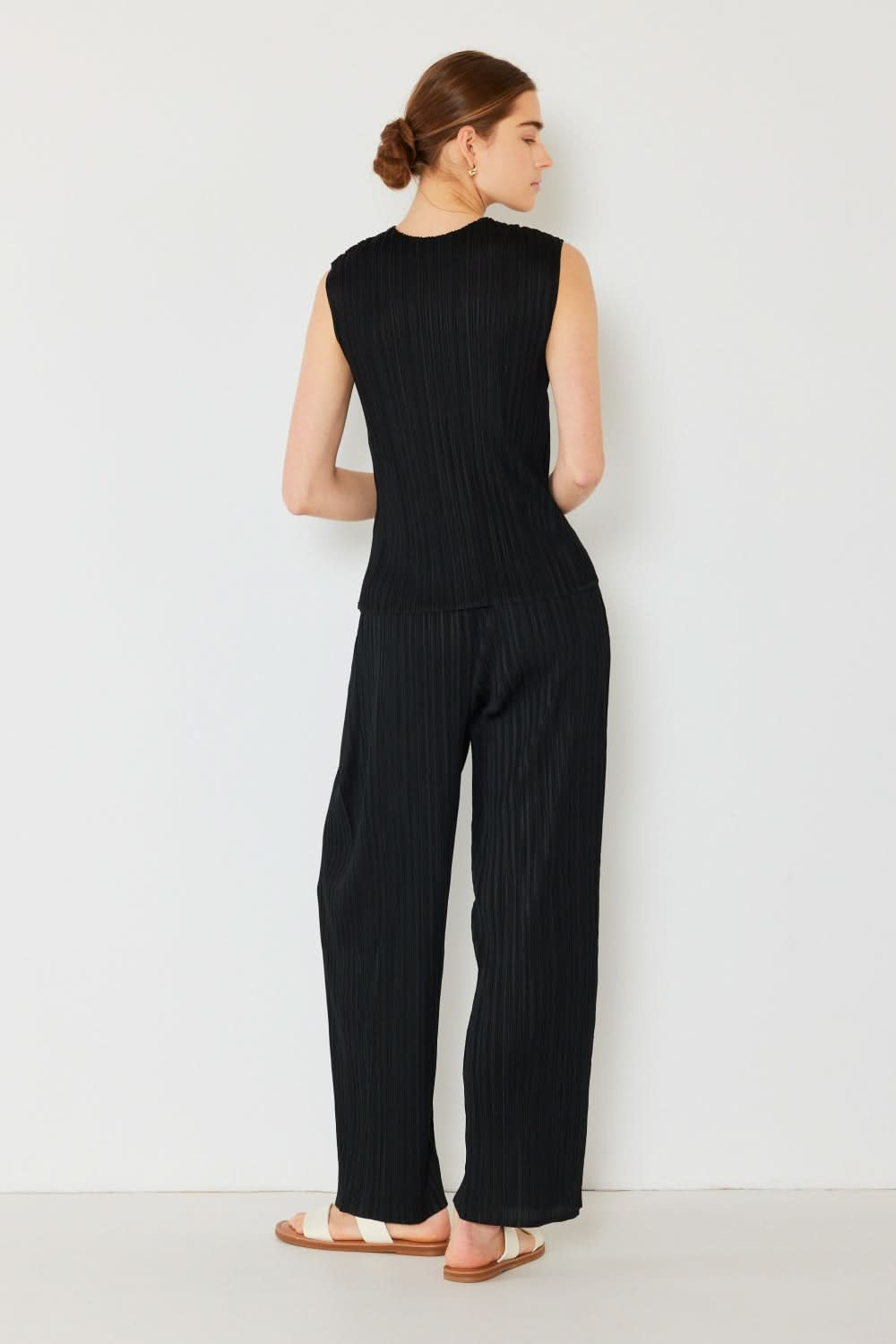 Elegant Pleated Elastic-Waist Straight-Leg Pants for Versatile Styling